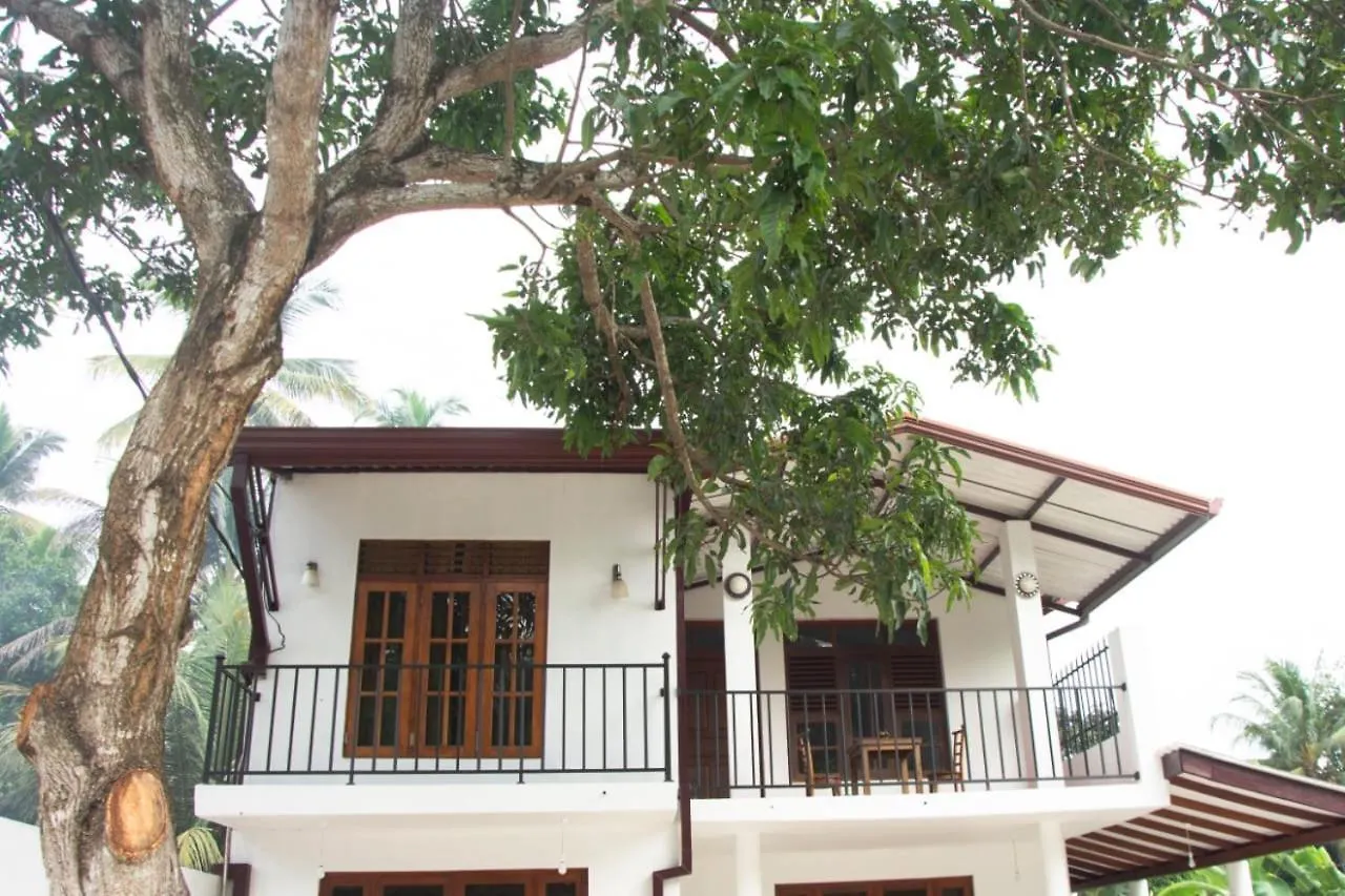 Sanmi Airport Resort Katunayake Guest house